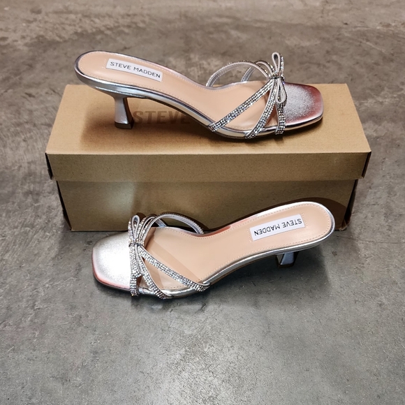 NIB Steve Madden Sheley Leather Rhinestone Embellished Kitten Heel Size 7.5 - Picture 2 of 6